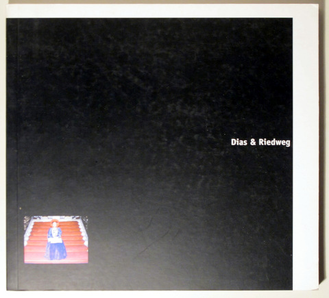 DIAS & RIEDWEG. O outro começa onde nossos sentidos se encontram com o mundo. The other begins where our senses meet the world.