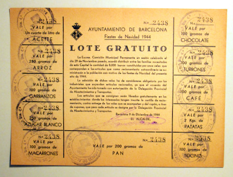 LOTE GRATUITO. Fiestas de Navidad 1944. Vale por 200 gramos de PAN. Nº 2438 - Barcelona 1944