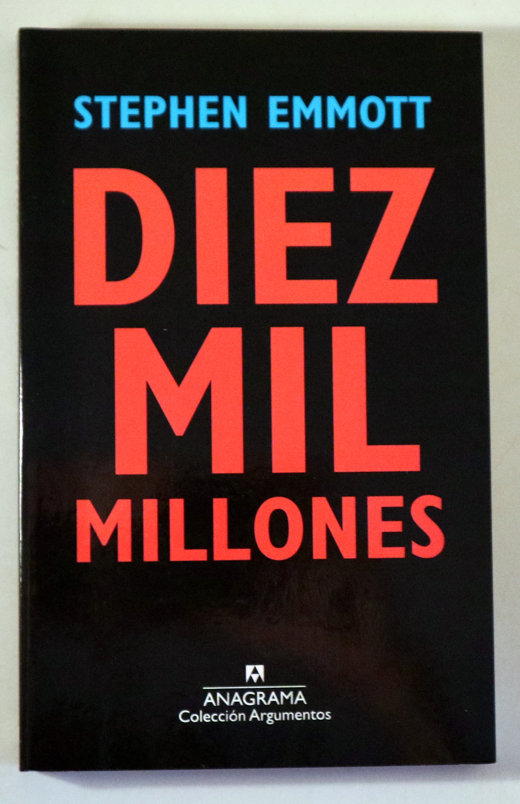 DIEZ MIL MILLONES - Barcelona 2013 - Ilustrado