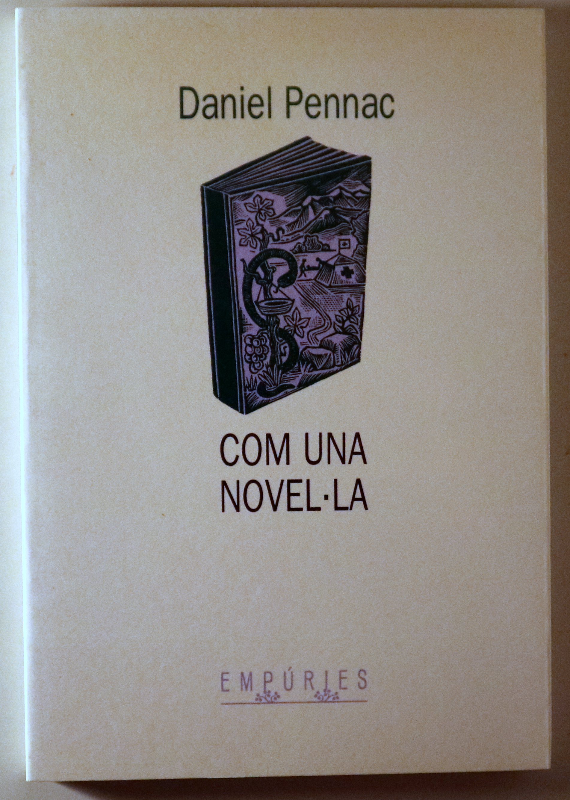 COM UNA NOVEL·LA - Barcelona 1993 - 1ª edició en català