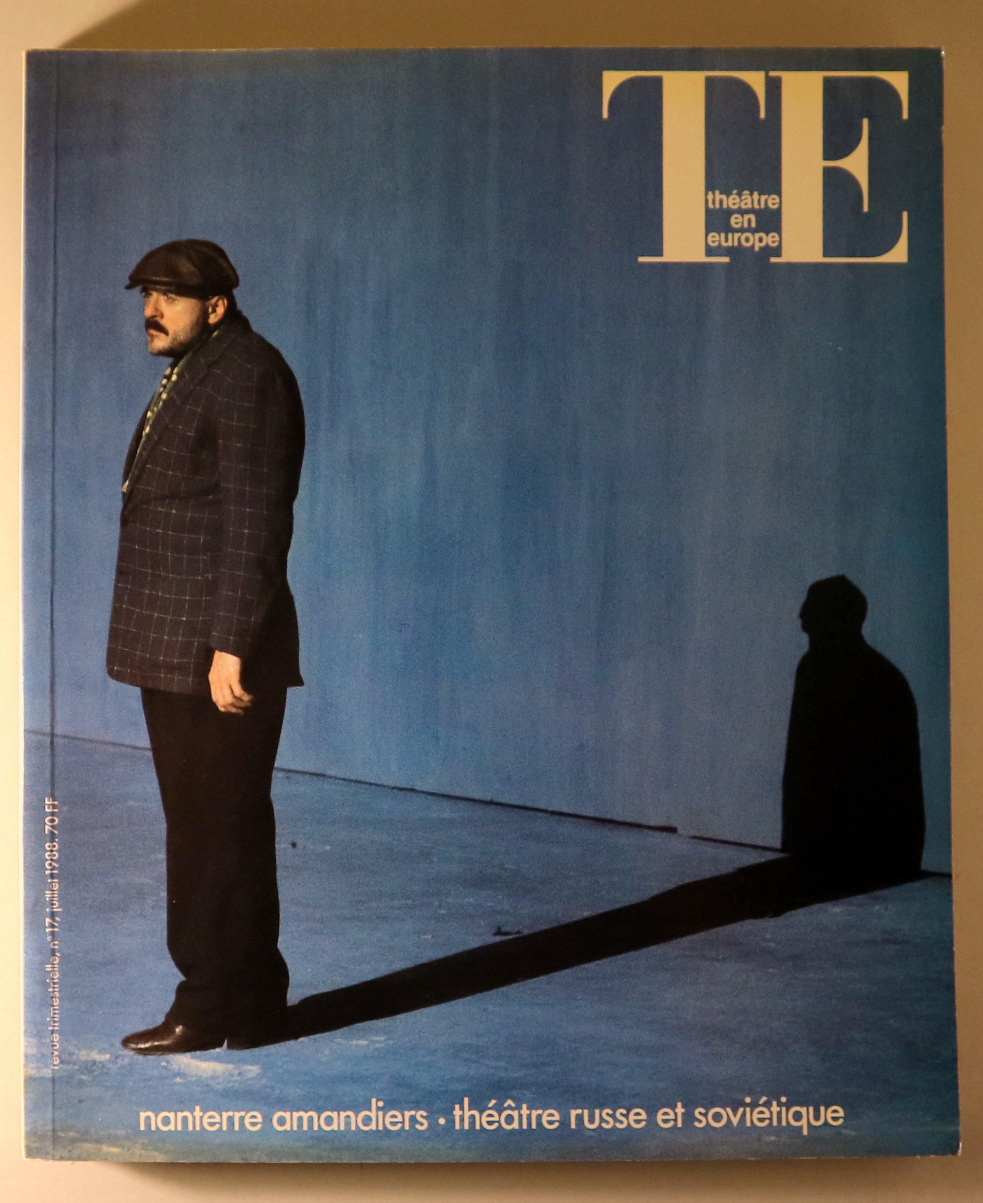 THÉÂTRE EN EUROPE Nº 17. Nanterre Amandiers / Théâtre russe et soviétique - Paris 1988 - Ilustrado