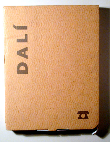 DALÍ - Barcelona 2003 - Muy ilustrado - Texto en castellano e inglés - Agenda