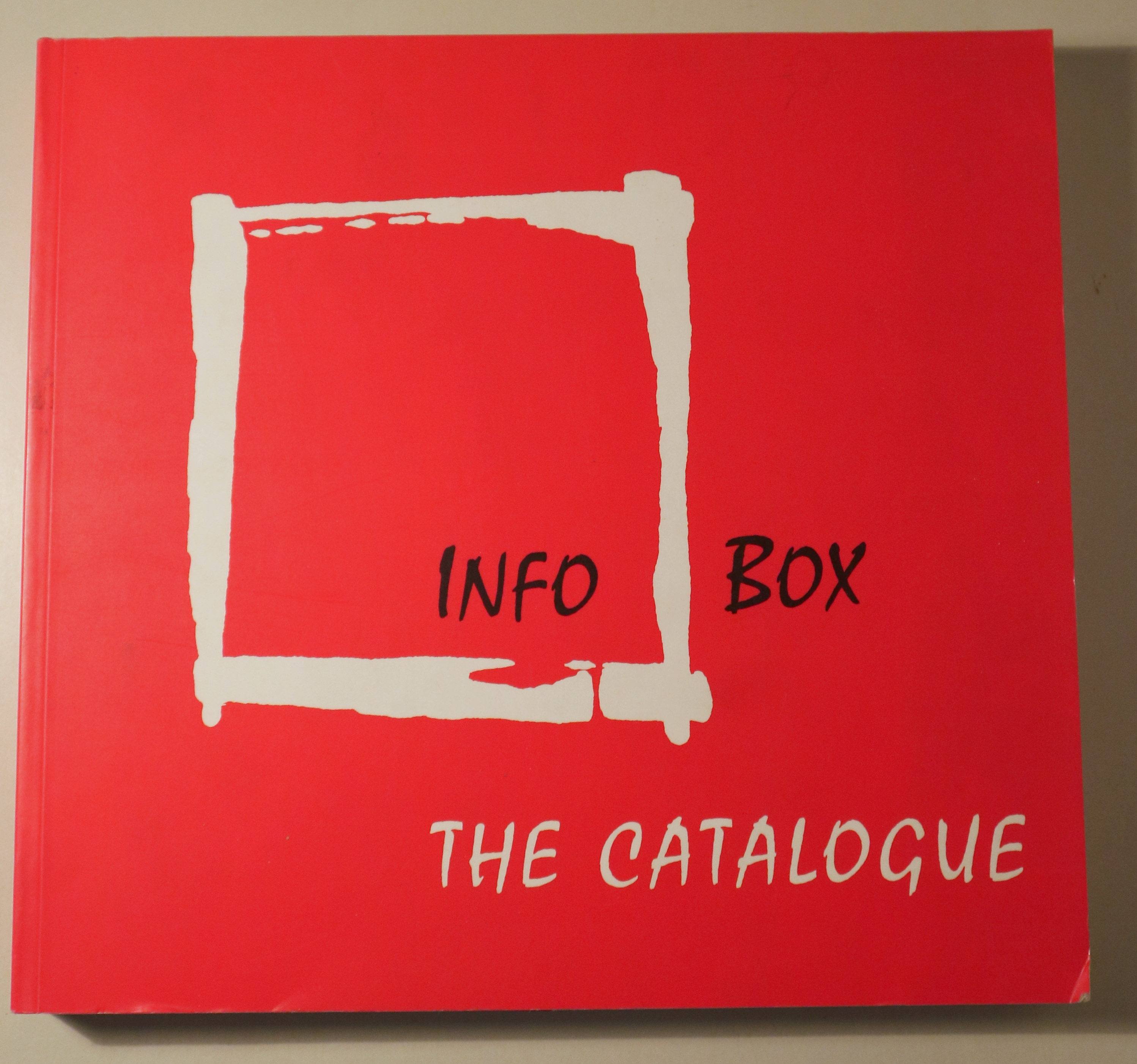INFO BOX: THE CATALOGUE - Berlin 1996 - Muy ilustrado