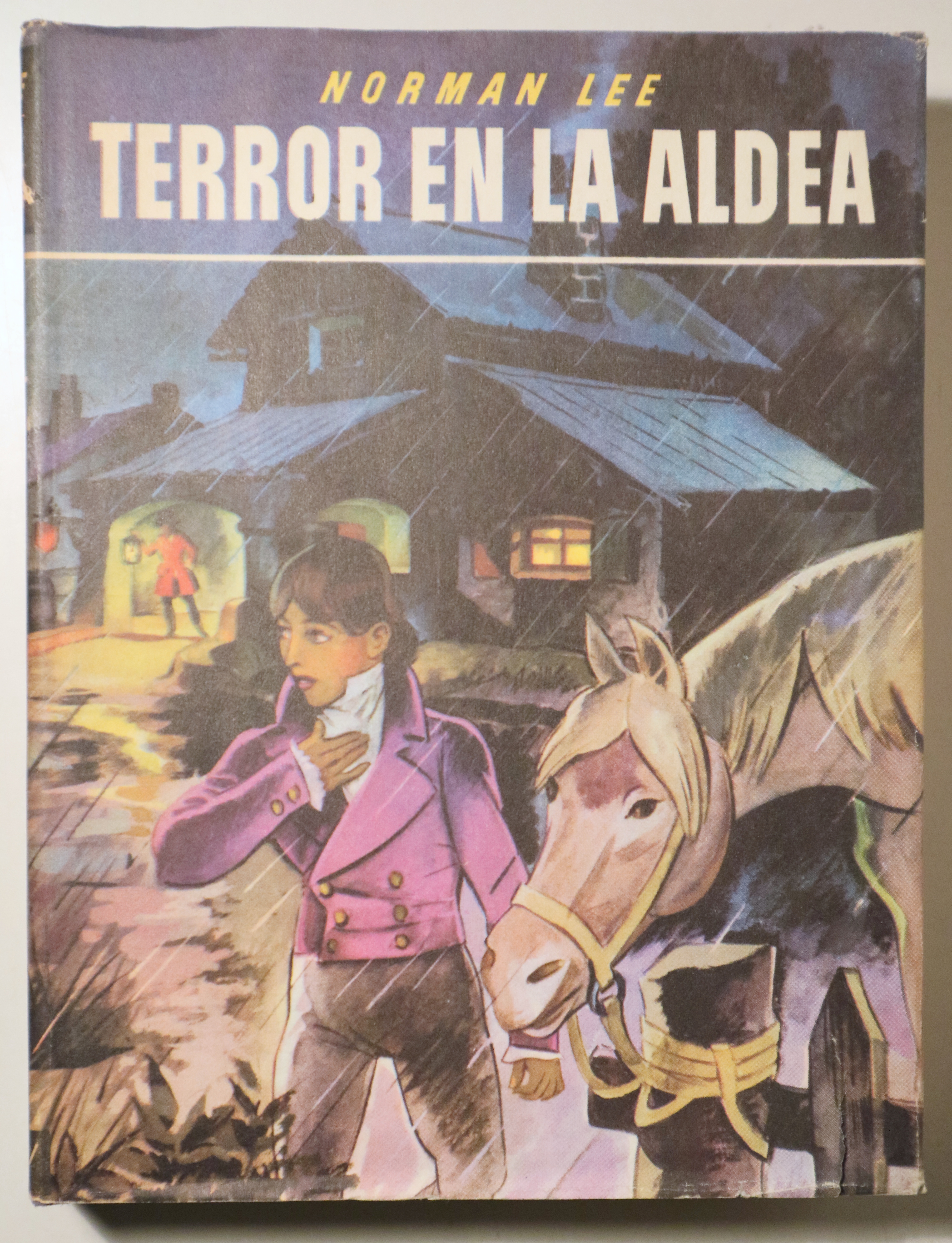 TERROR EN LA ALDEA - Barcelona 1952 - Ilustrado