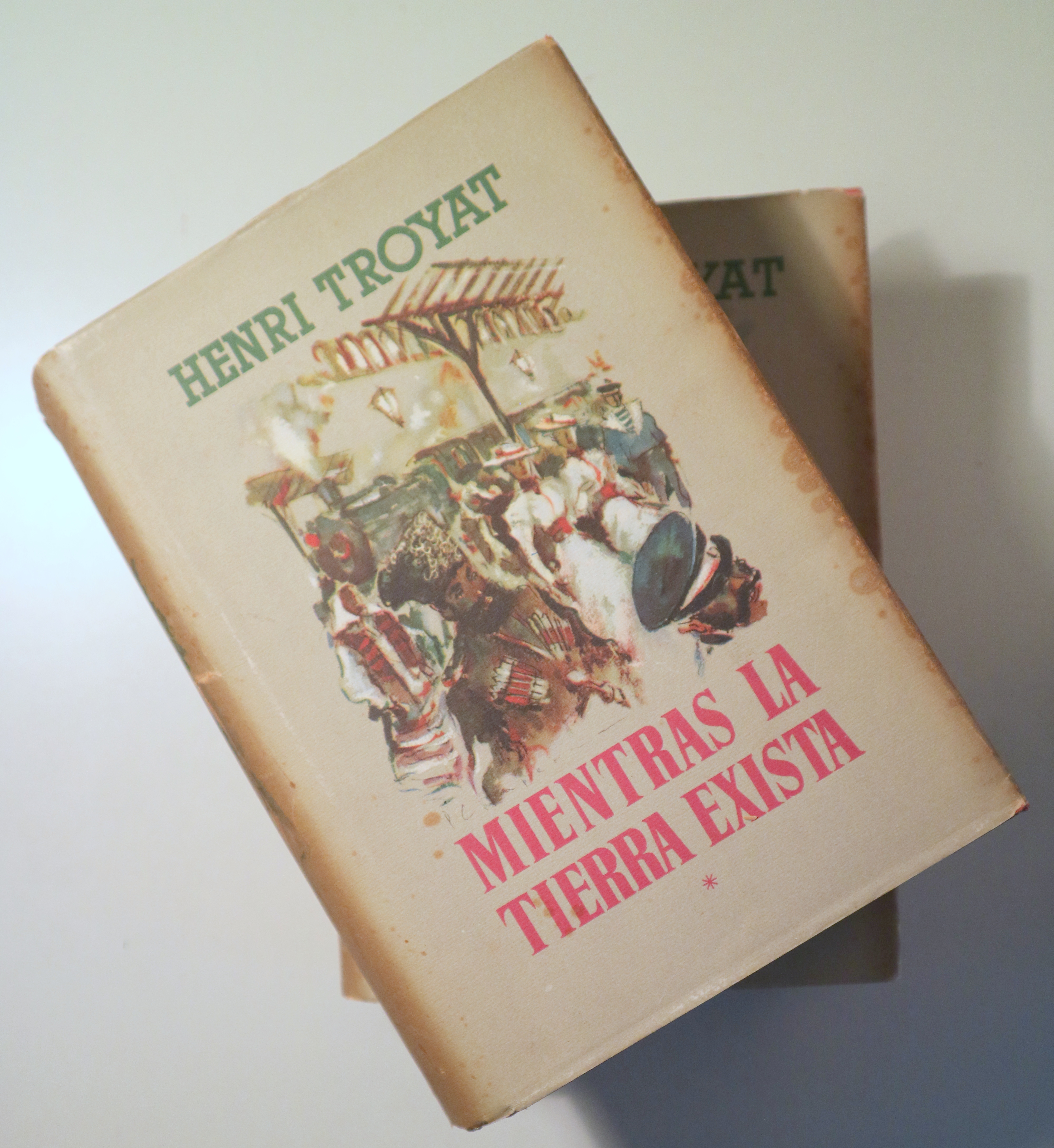 MIENTRAS LA TIERRA EXISTA (2 vol. - Completo) - Barcelona 1951 - 1ª edición en español